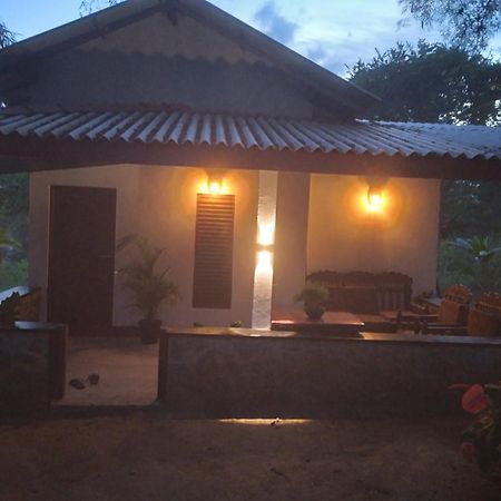 Soma Cabana, Homestay & Restaurant Tangalle Exterior photo