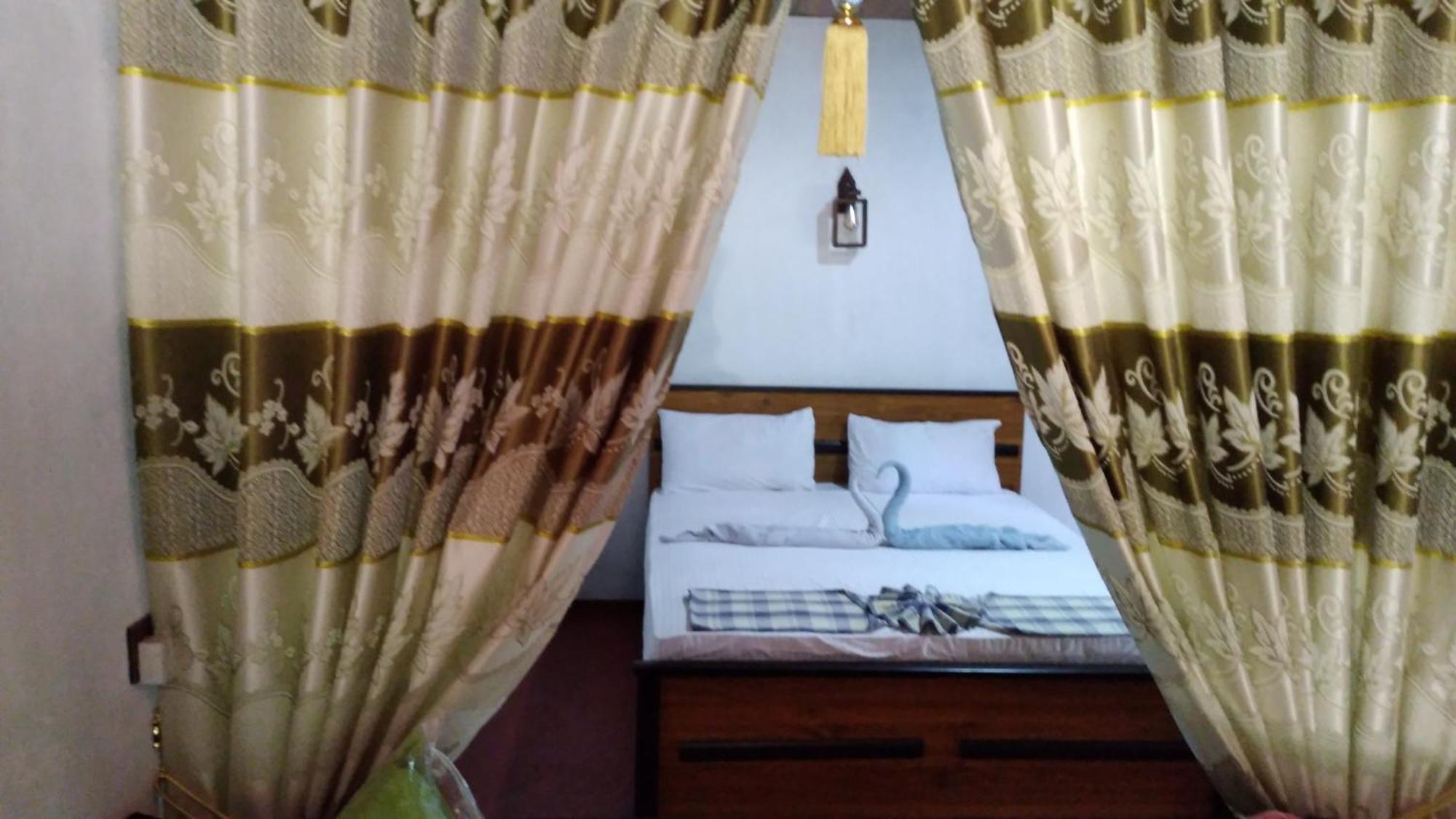 Soma Cabana, Homestay & Restaurant Tangalle Exterior photo
