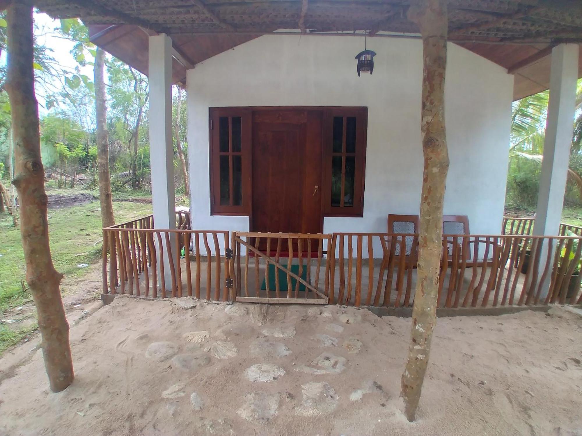 Soma Cabana, Homestay & Restaurant Tangalle Exterior photo