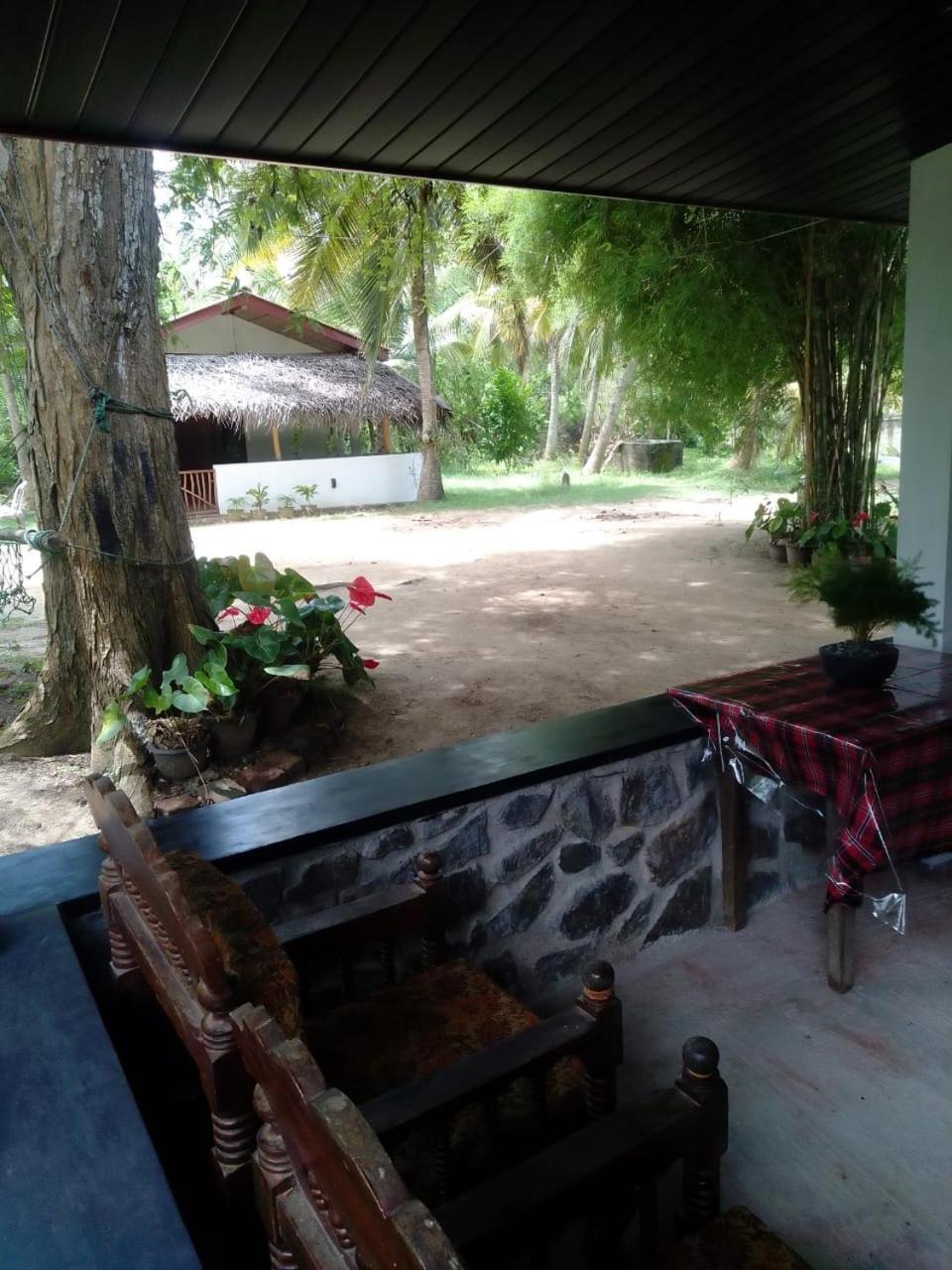 Soma Cabana, Homestay & Restaurant Tangalle Exterior photo