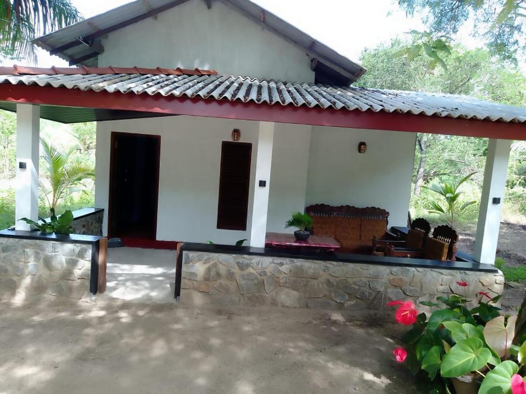 Soma Cabana, Homestay & Restaurant Tangalle Exterior photo