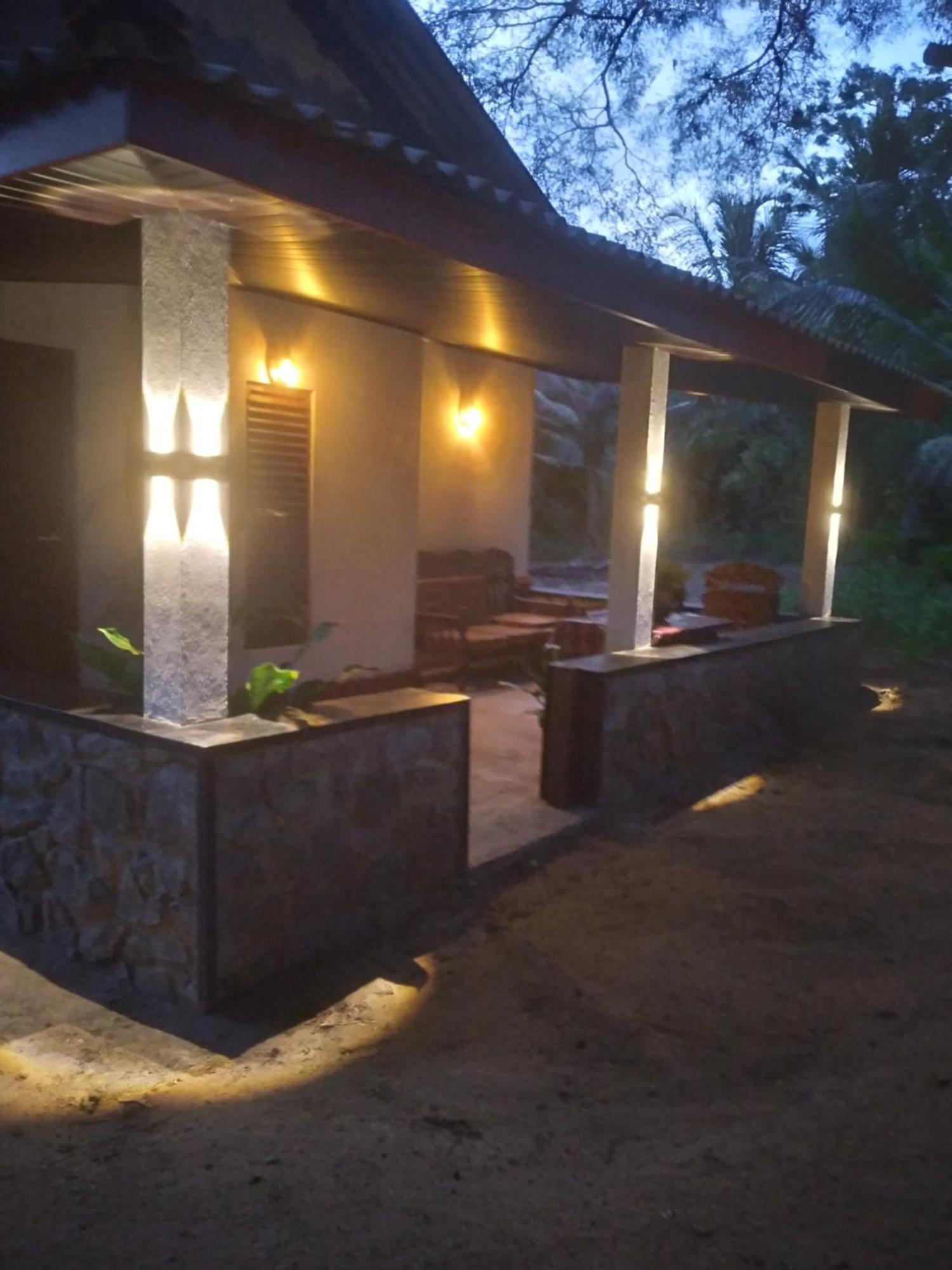 Soma Cabana, Homestay & Restaurant Tangalle Exterior photo